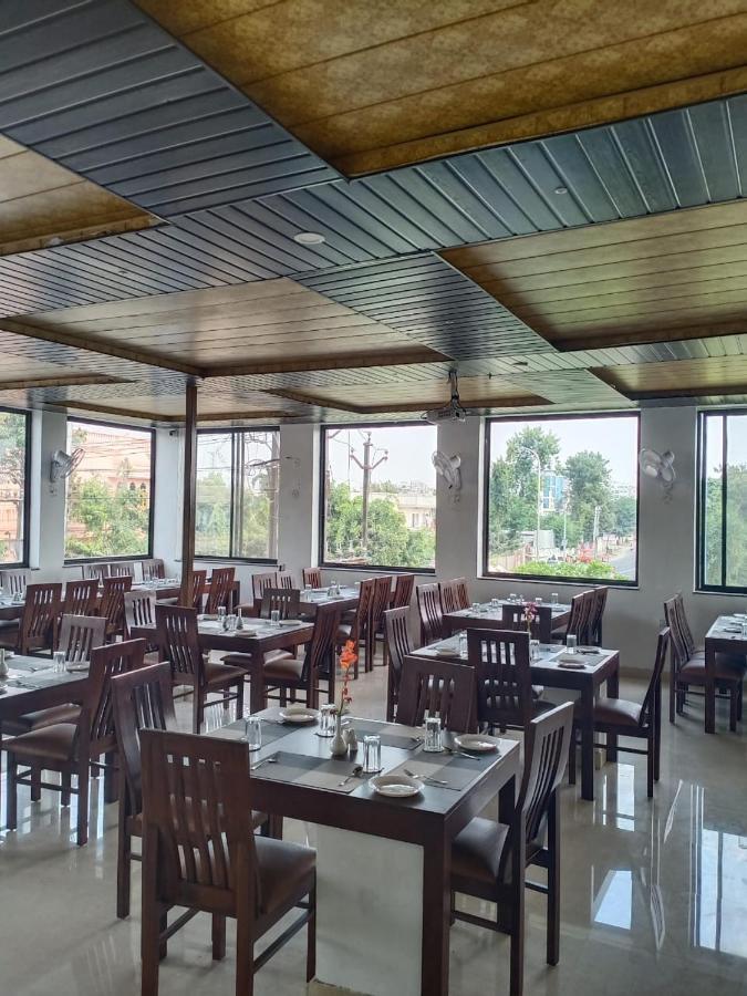 Hotel Paradise Inn Udaipur Bagian luar foto