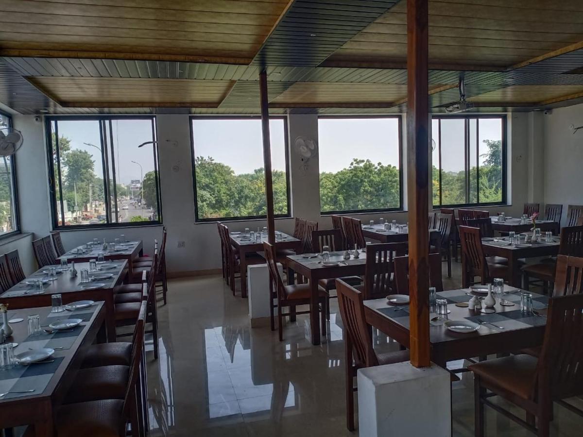 Hotel Paradise Inn Udaipur Bagian luar foto