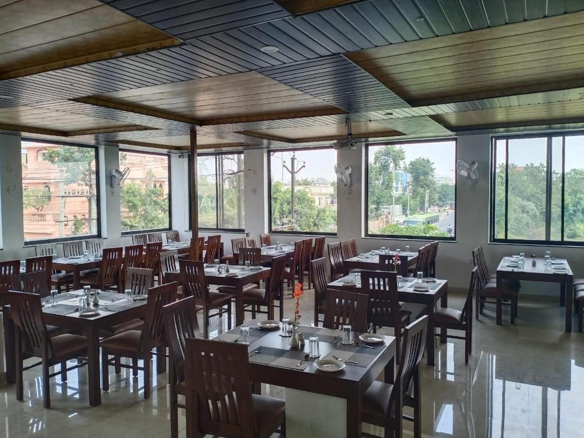 Hotel Paradise Inn Udaipur Bagian luar foto