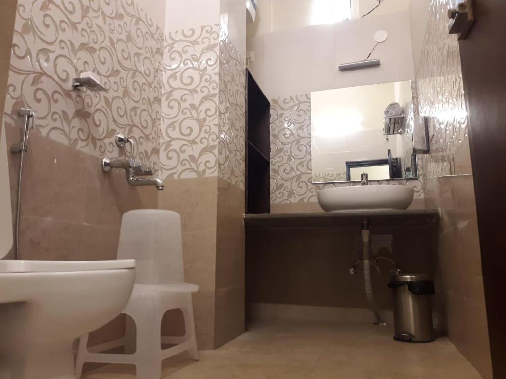 Hotel Paradise Inn Udaipur Bagian luar foto